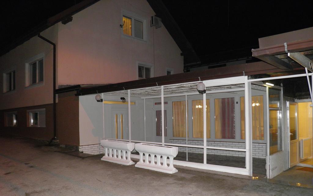 Apartman Marko Ogulin Εξωτερικό φωτογραφία